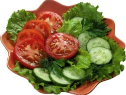 Можно ли сочетать огурцы и помидоры в салате?