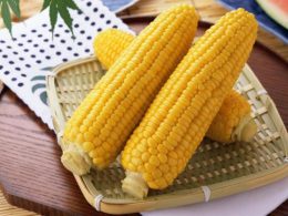 Чем опасна консервированная кукуруза?