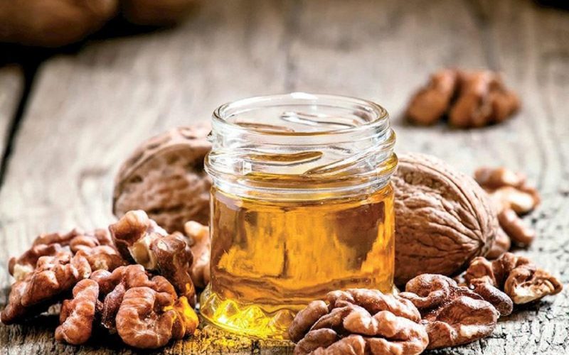Чем полезен грецкий орех с медом?