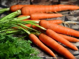 Чем полезна морковь для волос?