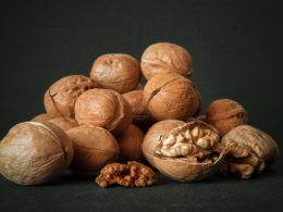 Как грецкие орехи влияют на мозг?