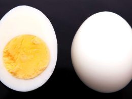 Как правильно есть яичный белок?