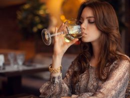 Как вино влияет на внешность?