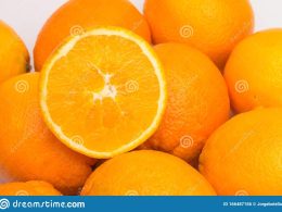 Какой фрукт богатый витаминами?
