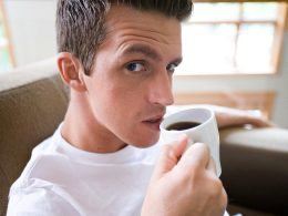 Почему мужчинам нельзя пить кофе?