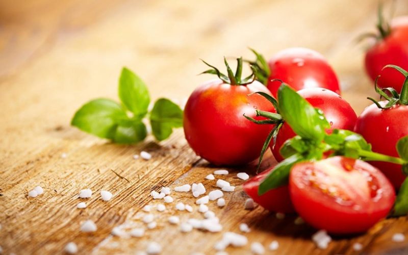 Почему помидоры вредны для суставов?