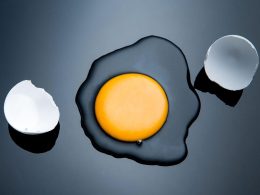 Сколько яичного белка нужно есть в день?