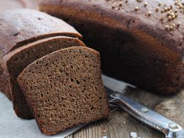 В чем польза черного хлеба?